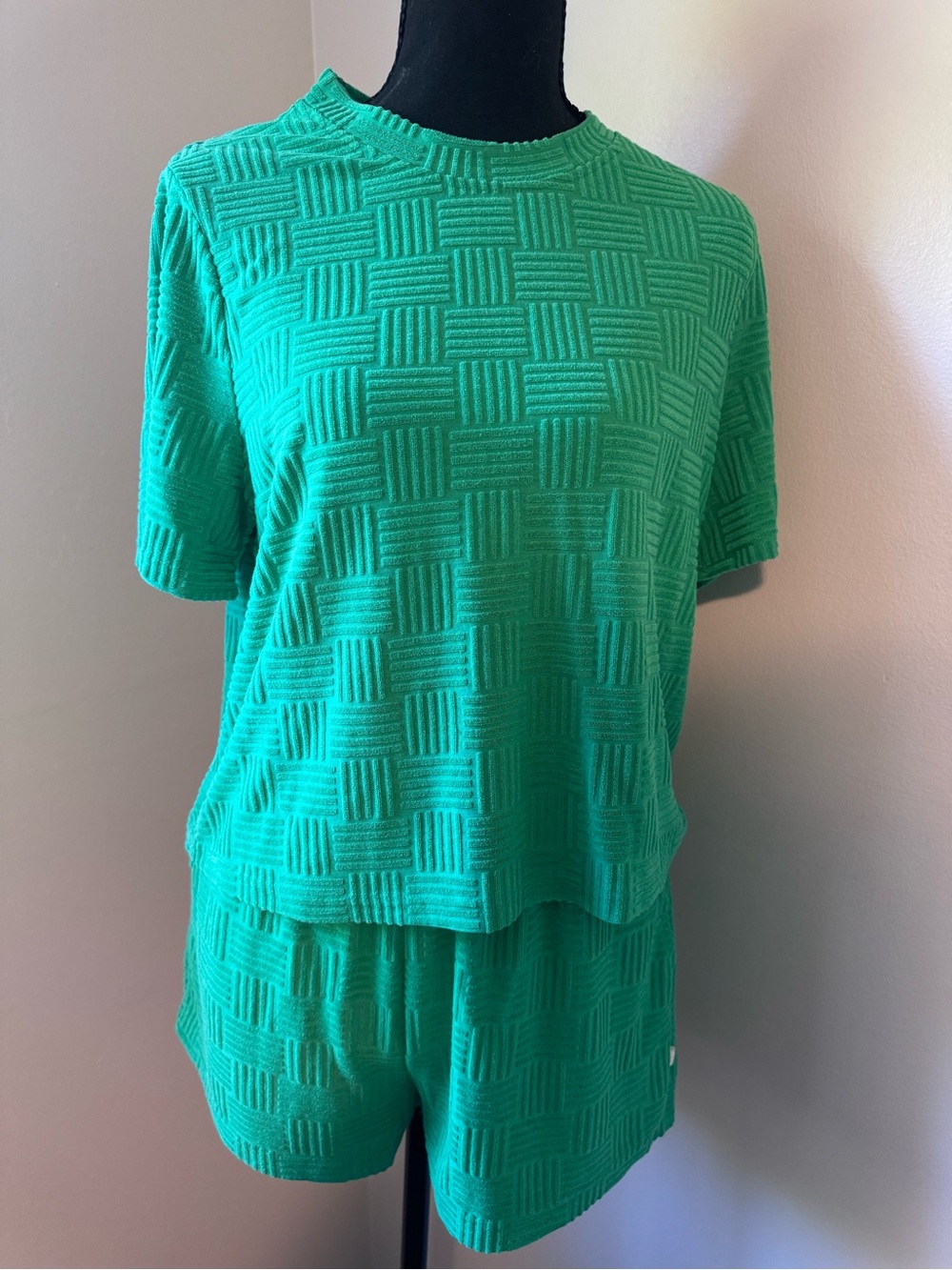 Textured Short-Sleeve Knit Tee in Emerald Green